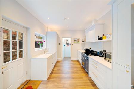 6 Leighton Road 12.jpg