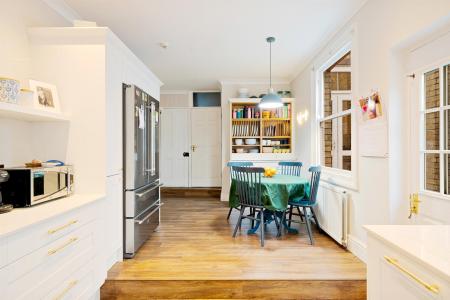 6 Leighton Road 10.jpg