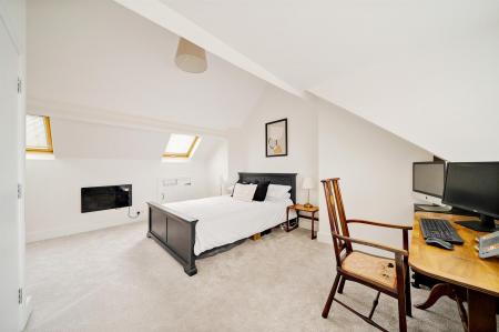 6 Leighton Road 27.jpg