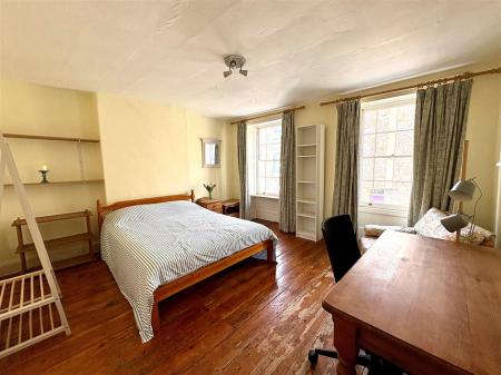 Bed1.jpg