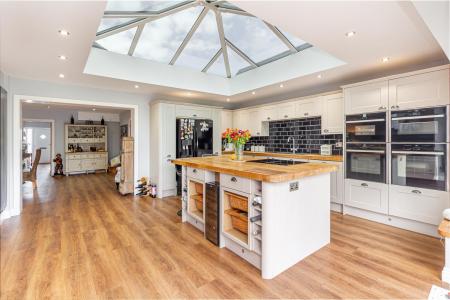 Kitchen-4.jpg