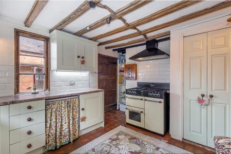 Kitchen-4.jpg