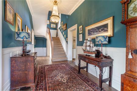 Hallway-2.jpg
