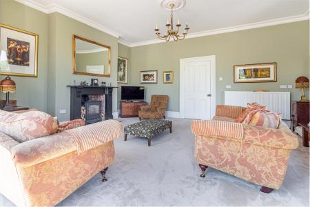 livingr-room-2.jpg