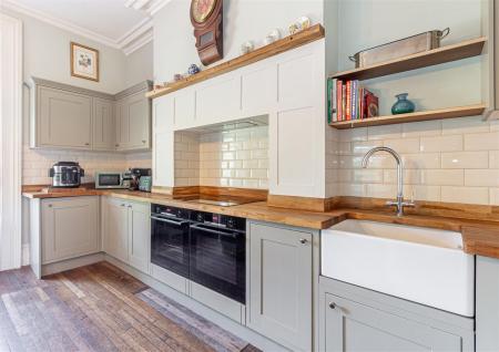 Kitchen-7.jpg