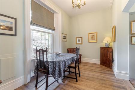 Breakfast-Room-1.jpg