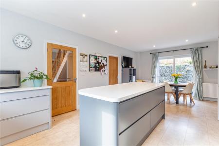 Kitchen-5.jpg