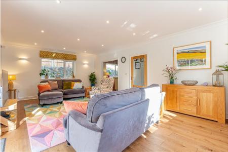 Living-room-4.jpg