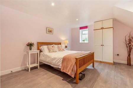 bedroom-2-2.jpg