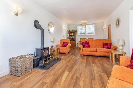 Livingroom-2.jpg