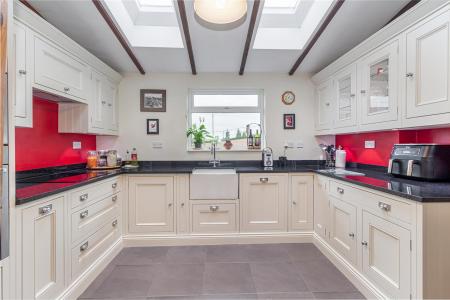 Kitchen-5.jpg