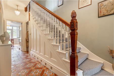 Hallway-1.jpg
