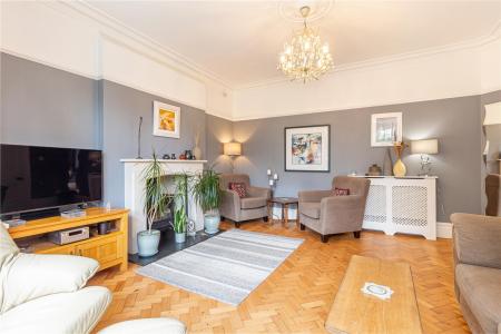 Living-room-6.jpg