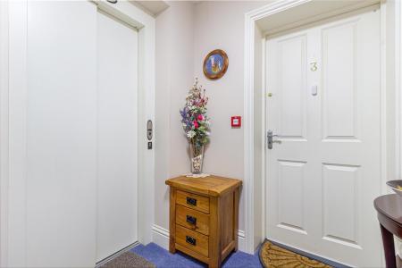 Hallway/Lift-2.jpg