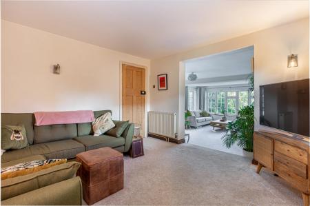 Sitting-room-4.jpg