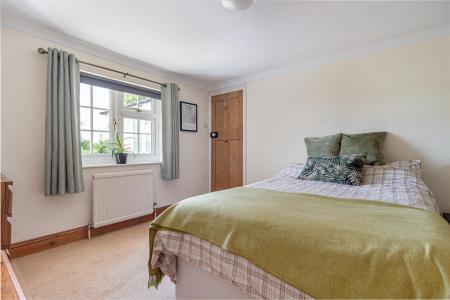 bedroom-2-3.jpg