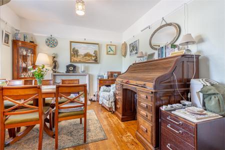 Dinign-room-4.jpg