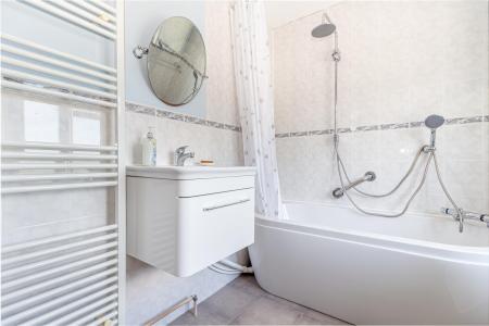 Bathroom-4.jpg
