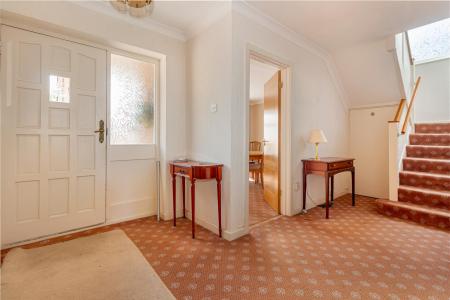 Hallway-1.jpg