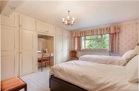 Bedroom-1-3.jpg