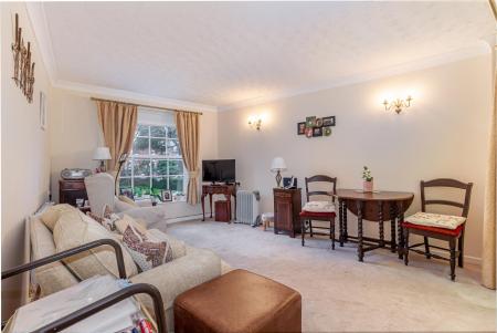 Living Room-1-3.jpg