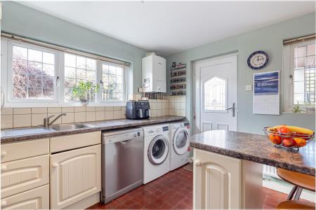 Kitchen-4.jpg