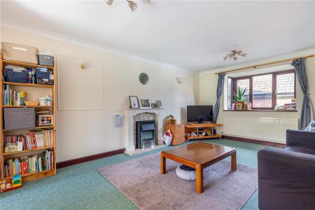 Livingroom-2.jpg