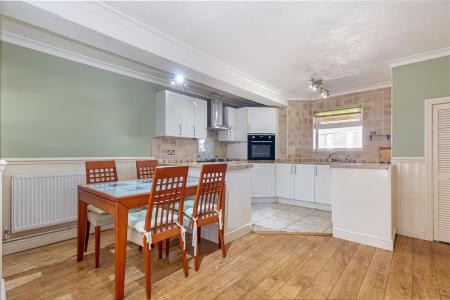Kitchen-4.jpg
