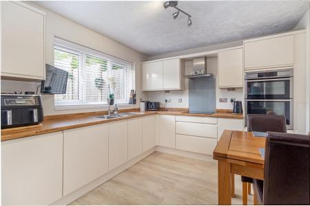 kitchen-2.jpg