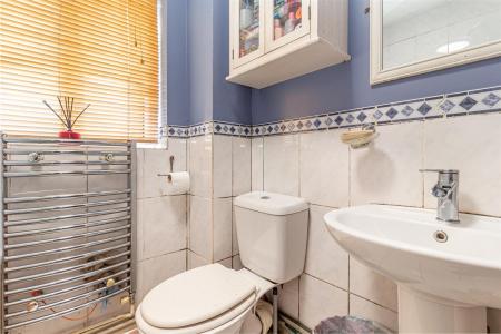 bathroom-2.jpg