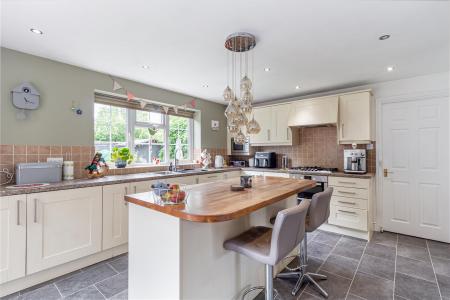 Kitchen-5.jpg