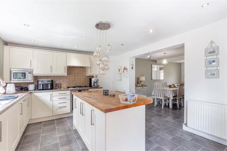 Kitchen-6.jpg