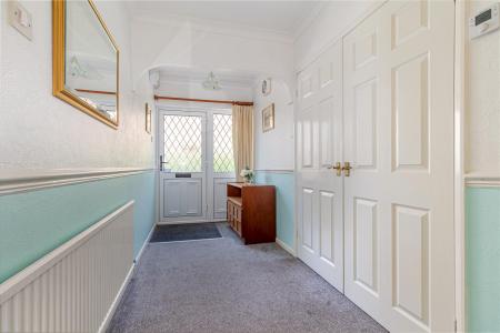 Hallway-1.jpg