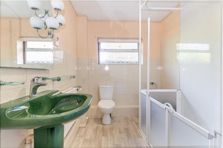 Bathroom-1.jpg