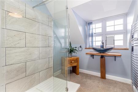 Ensuite-2.jpg