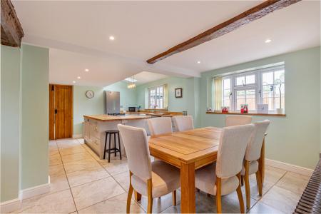 Kitchen-5.jpg
