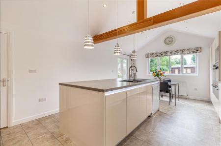 Kitchen-5.jpg