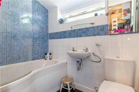 Bathroom1.jpg
