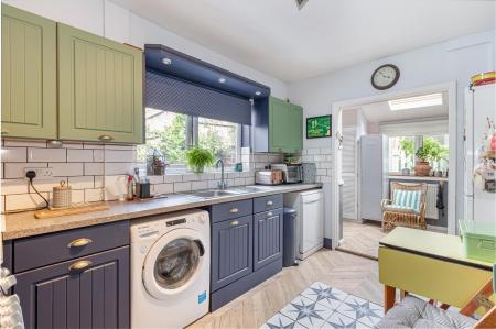 kitchen-2.jpg