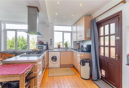 kitchen-1.jpg