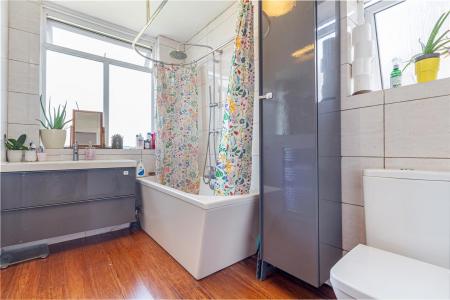 Bathrooom-1.jpg