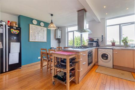 Kitchen4-.jpg