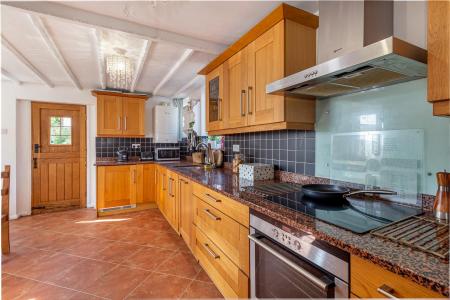 Kitchen-3.jpg