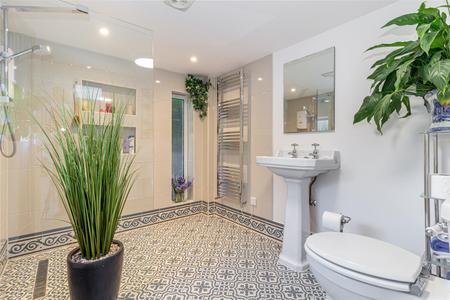 Shower-room-1.jpg