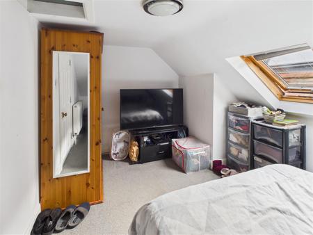 CAM02935G0-PR0137-STILL004.jpg