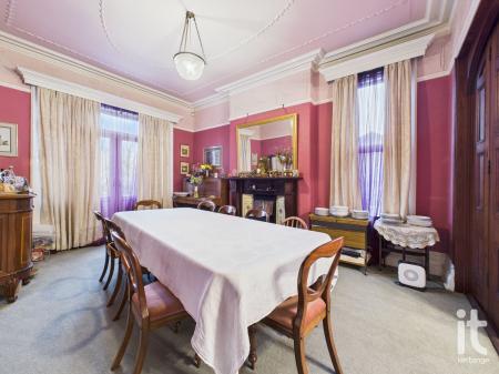 Photograph 4