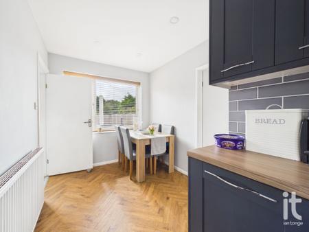 Photograph 13