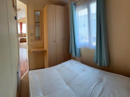 Bedroom 1 (2)