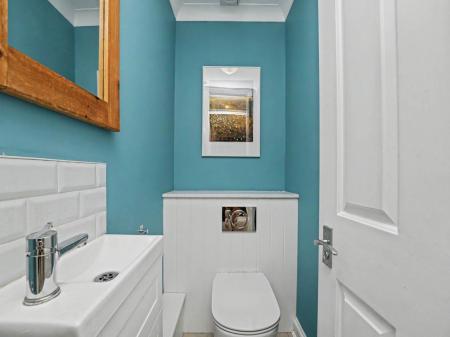 15_Ground_Floor_Cloakroom
