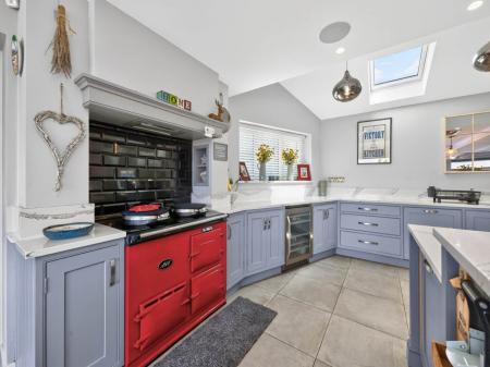 07 - Kitchen and Aga